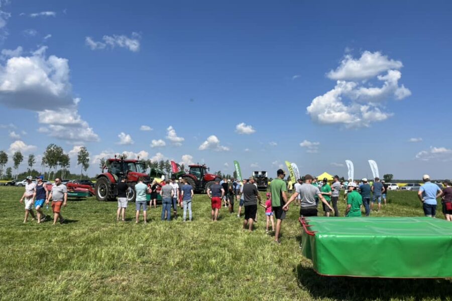 The mowing technology demo day brought together more than 100 Estonian farmers and silage specialists