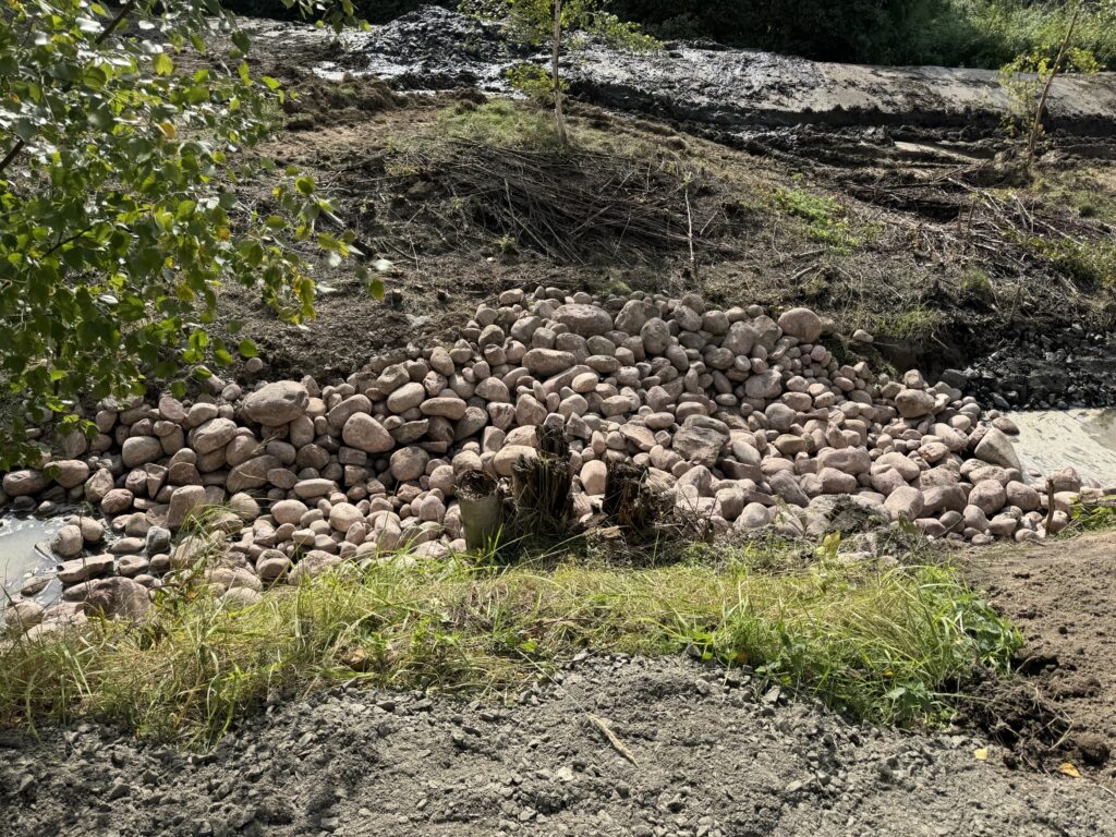 Image of materials used at the Lotskeri pilot area.