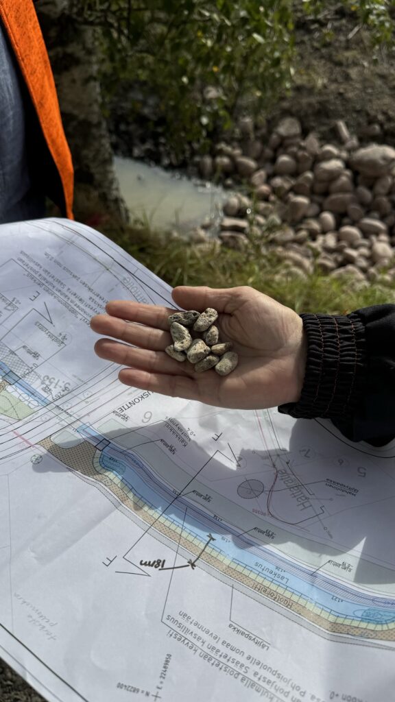 Image of materials used at the Lotskeri pilot area.