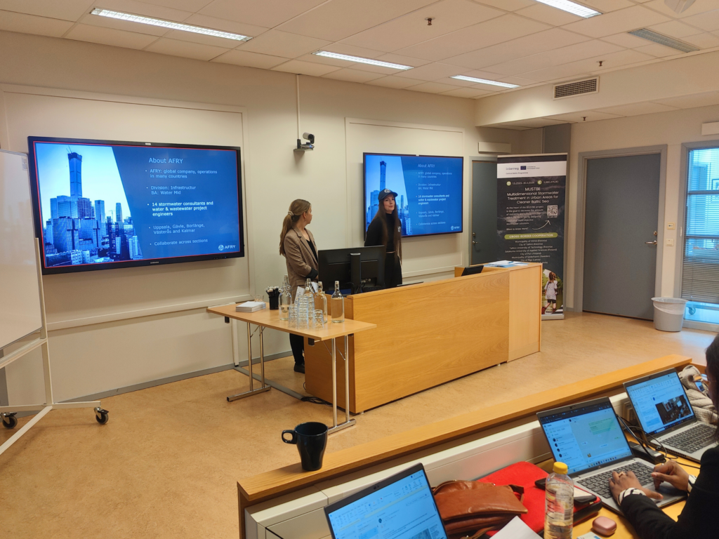 Ida Gomez Bergström and Sophia Flybring presenting.
