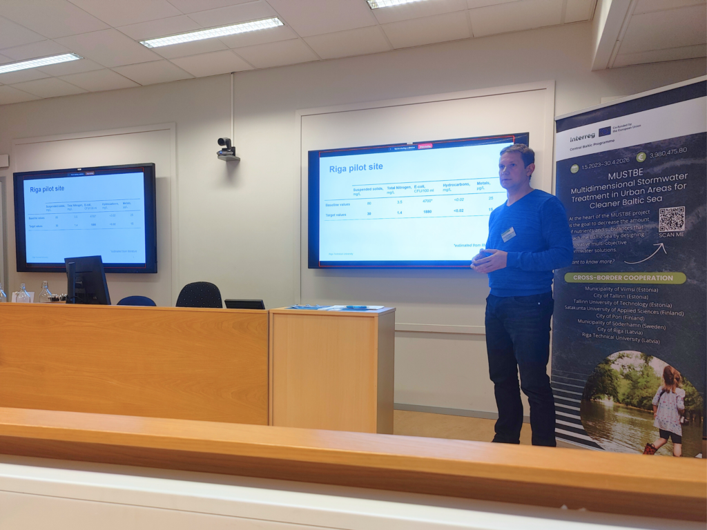 Jurijs Kondratenko presenting.