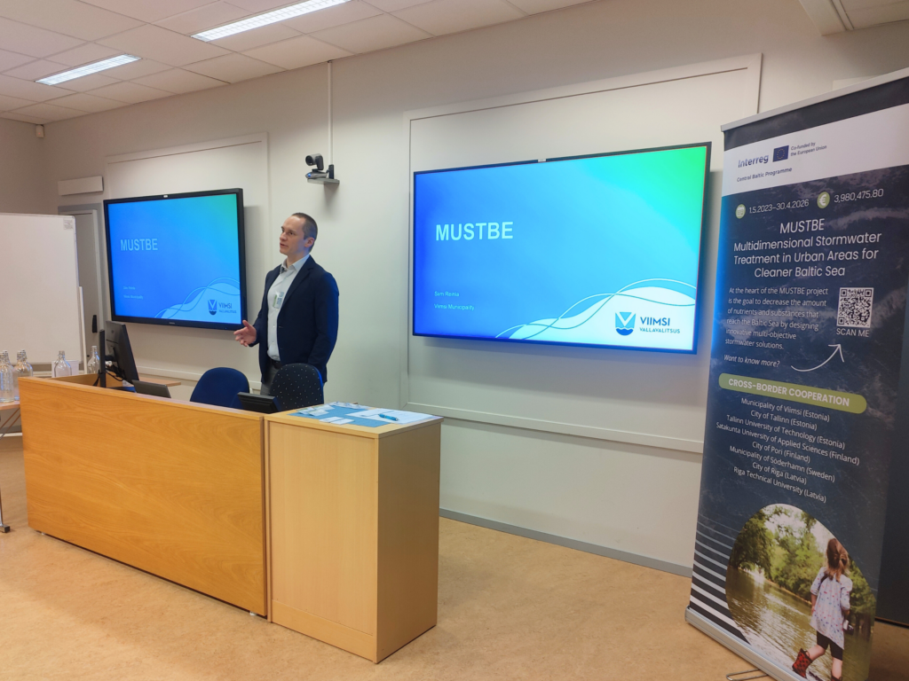 Siim Reinla presenting.