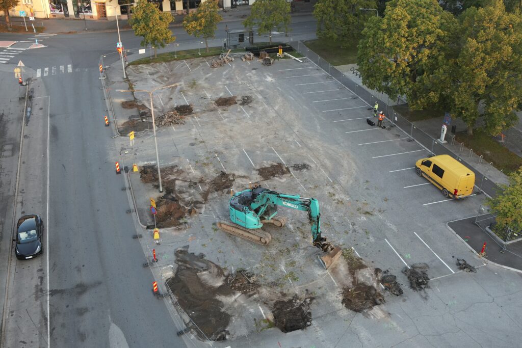An aerial photo of the Pori central square pilot site under construction.